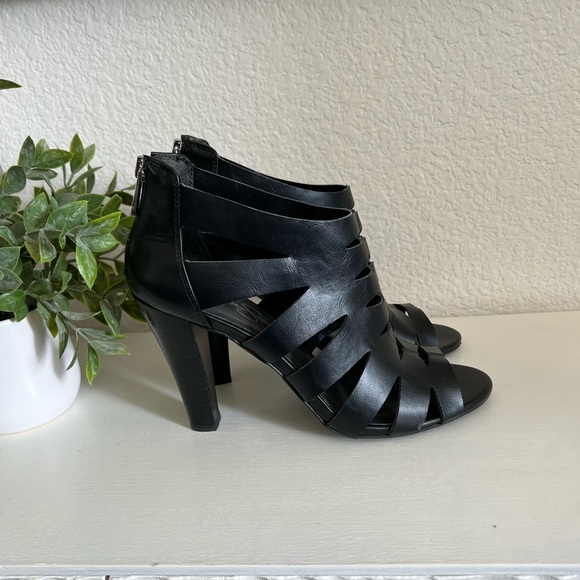 Jessica Simpson Adelli Strappy Sandals - Picture 2 of 6